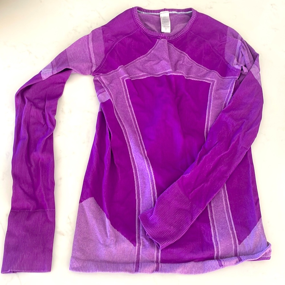 Ivivva by Lululemon Girls Size 12 long sleeve purple shirt